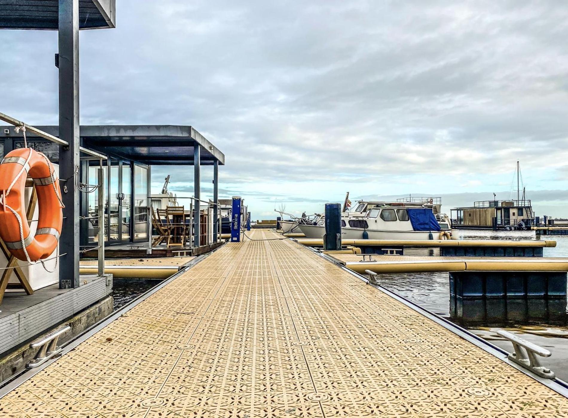 Houseboat Blue Sneekermeer Offingawier Exterior photo
